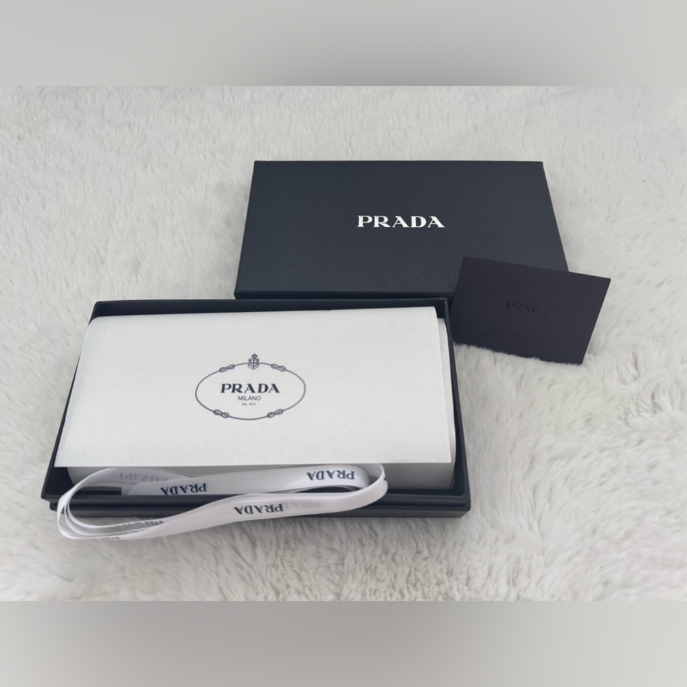 Authentic Prada Large Wallet - Saffiano Leather - Picture 10 of 11